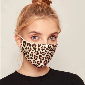 Leopard pattern Face Mask with Gasket Pad